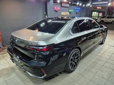 BMW 740 i 듀오톤 투톤 랩핑 : 비닐 프로그 글로시 메탈릭 리퀴드 실버 / 강남구 역삼동
