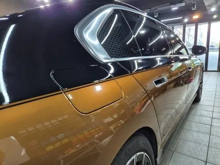 강남 양재동 랩핑 전문 쪼군샵, BMW i7 랩핑 제거, 구릿빛 투톤 듀오톤 랩핑 재시공 / 강남구 역삼동