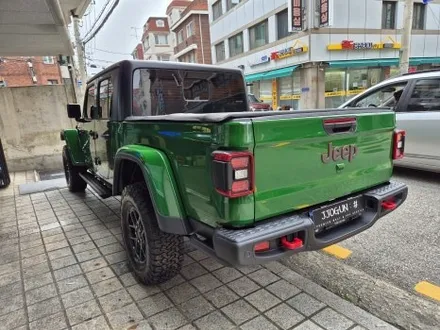 JEEP, 글래디에이터 루비콘 슈퍼 글로스 패더럴 그린 전체 랩핑 / 강남구 역삼동
