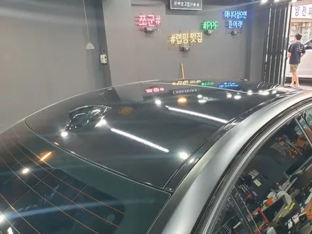 매력이 넘쳐서 담을 수가 없는, BMW 320 i 사틴 블랙 전체 및 루프 스킨 유광 블랙 랩핑 / 서초, 강남, 양재
