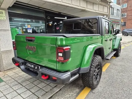JEEP, 글래디에이터 루비콘 슈퍼 글로스 패더럴 그린 전체 랩핑 / 강남구 역삼동