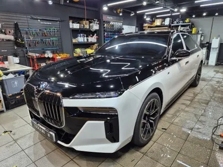 화이트 앤 블랙, 순정처럼 듀오톤(투톤) 블랙 PPF 시공, BMW 740 i / 강남구 역삼동