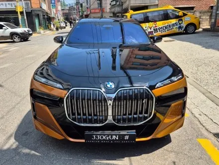 강남 양재동 랩핑 전문 쪼군샵, BMW i7 랩핑 제거, 구릿빛 투톤 듀오톤 랩핑 재시공 / 강남구 역삼동