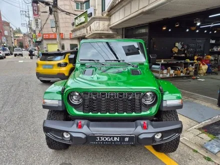 JEEP, 글래디에이터 루비콘 슈퍼 글로스 패더럴 그린 전체 랩핑 / 강남구 역삼동