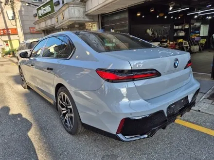 강남 양재동 자동차 랩핑, BMW i7 크롬 딜리트(크롬 죽이기) 부분 랩핑 시공 / 강남구 역삼동