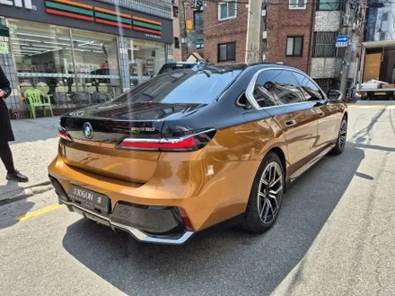 강남 양재동 랩핑 전문 쪼군샵, BMW i7 랩핑 제거, 구릿빛 투톤 듀오톤 랩핑 재시공 / 강남구 역삼동