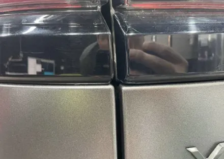 레인지로버 벨라 전체 랩핑 제거 후, 사틴 다크 그레이 전체 랩핑 재시공 / 서초, 강남, 양재