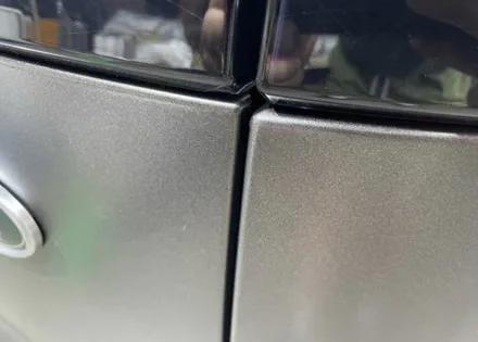 레인지로버 벨라 전체 랩핑 제거 후, 사틴 다크 그레이 전체 랩핑 재시공 / 서초, 강남, 양재