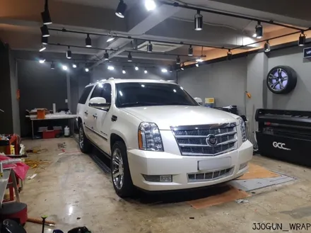 대형 SUV [ 캐딜락 에스컬레이드 ESV 플래티넘 ] : 에이버리 슈프림 유광 블랙 전체 랩핑 시공 강남 양재동 랩핑 PPF 전문샵 / 서초, 강남, 양재