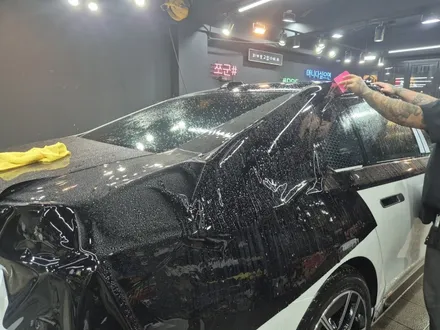 화이트 앤 블랙, 순정처럼 듀오톤(투톤) 블랙 PPF 시공, BMW 740 i / 강남구 역삼동