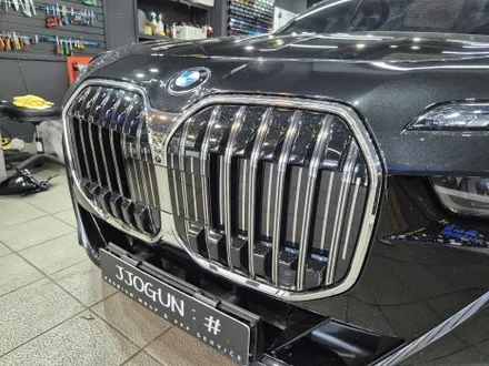 BMW 740 i 크롬 딜리트(크롬 죽이기) 부분 랩핑 시공 / 강남구 역삼동