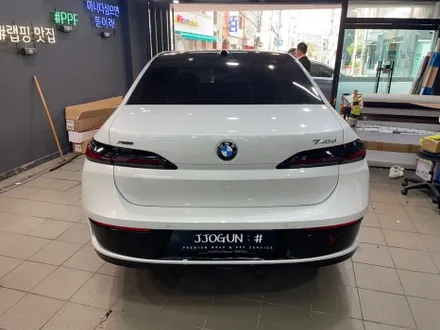 BMW 740 d, 뒤 범퍼 하단 부분 랩핑 / 서초, 강남, 양재