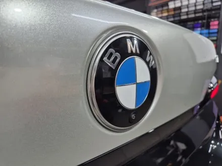 BMW 740 i 글로시 메탈릭 리퀴드 실버 듀오톤(투톤)랩핑 / 강남구 역삼동