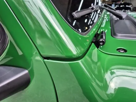 JEEP, 글래디에이터 루비콘 슈퍼 글로스 패더럴 그린 전체 랩핑 / 강남구 역삼동