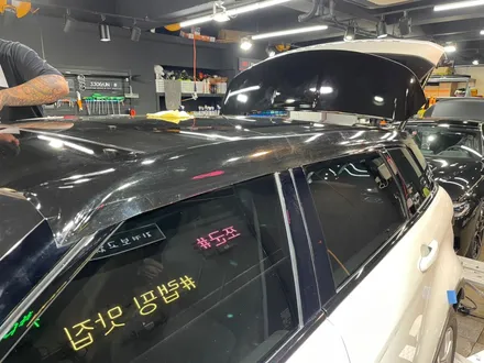 레인지로버 이보크 루프 스킨 및 사이드미러 상단 랩핑으로 투톤 연출 가능 / 서초, 강남, 양재