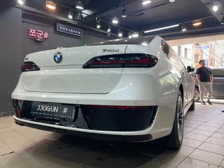 BMW 740 d, 뒤 범퍼 하단 부분 랩핑 / 서초, 강남, 양재