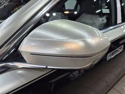 BMW 740 i 글로시 메탈릭 리퀴드 실버 듀오톤(투톤)랩핑 / 강남구 역삼동