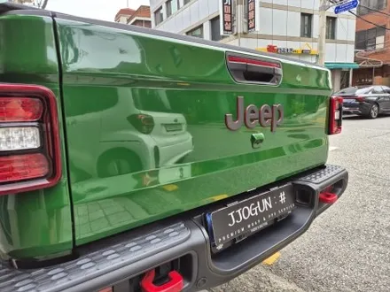 JEEP, 글래디에이터 루비콘 슈퍼 글로스 패더럴 그린 전체 랩핑 / 강남구 역삼동