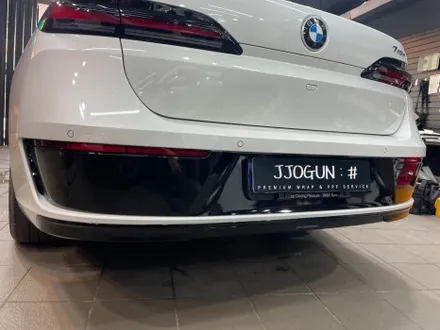 BMW 740 d, 뒤 범퍼 하단 부분 랩핑 / 서초, 강남, 양재