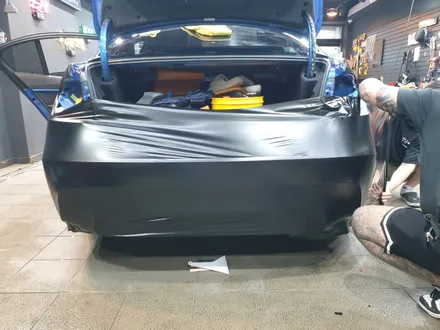 매력이 넘쳐서 담을 수가 없는, BMW 320 i 사틴 블랙 전체 및 루프 스킨 유광 블랙 랩핑 / 서초, 강남, 양재