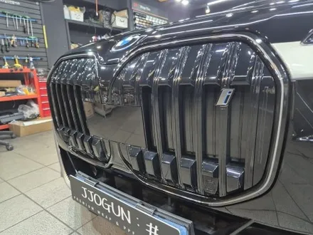 BMW i7, 듀오톤 블랙 PPF 시공으로 압도적인 존재감을 보여줍니다!! / 강남구 역삼동