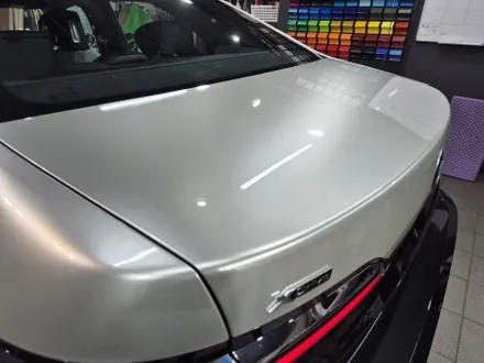 BMW 740 i 글로시 메탈릭 리퀴드 실버 듀오톤(투톤)랩핑 / 강남구 역삼동