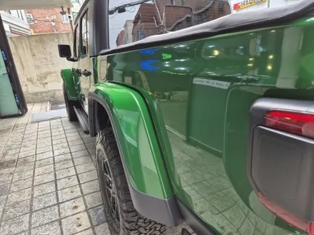 JEEP, 글래디에이터 루비콘 슈퍼 글로스 패더럴 그린 전체 랩핑 / 강남구 역삼동