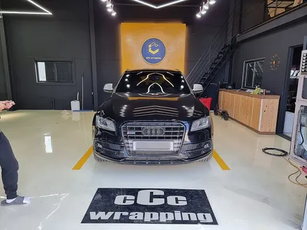 아우디(audi)Sq5 전체크롬죽이기 루프렉.윈도우몰딩 시공 3M2080 유광블랙 / 구리시 사노동