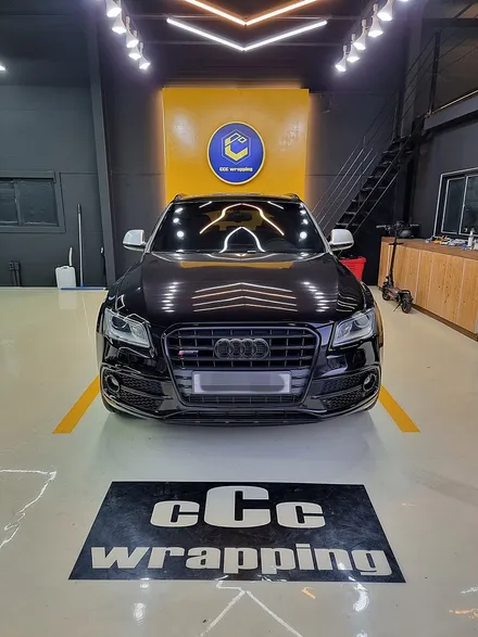 아우디(audi)Sq5 전체크롬죽이기 루프렉.윈도우몰딩 시공 3M2080 유광블랙 / 구리시 사노동