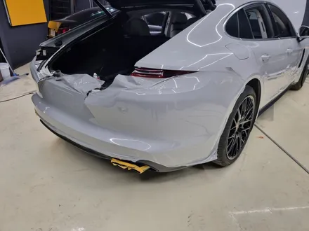 [씨씨씨랩핑] 포르쉐 파나메라(Panamera 4  Porsche)  고광택 크레용 그레이 색상 전체랩핑 / 구리시 사노동