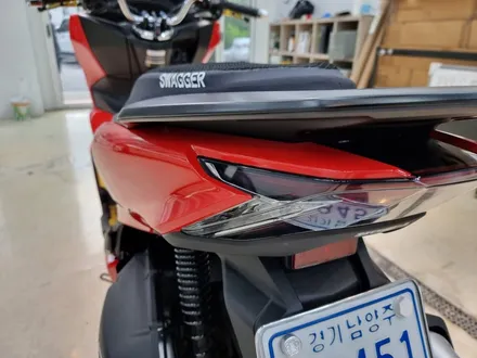 [씨씨씨랩핑] 혼다(HONDA) PCX 스쿠터 전체랩핑 에이버리 카디날 레드 시공 / 구리시 사노동