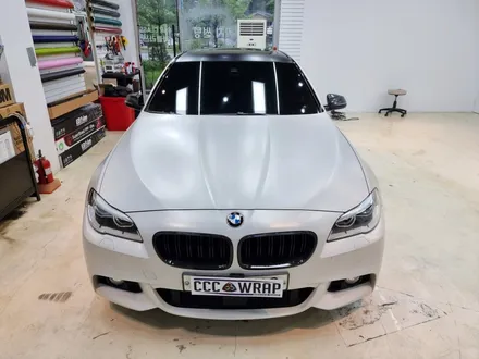 [씨씨씨랩핑] BMW 5시리즈 f10 520d 카본 루프스킨 제거후 사틴블랙 재시공남양주.구리.하남.양주.의정부.서울.강북 랩핑전문점 / 구리시 사노동