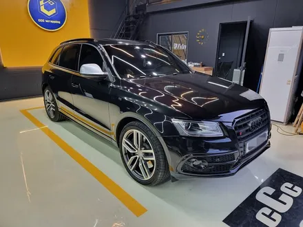 아우디(audi)Sq5 전체크롬죽이기 루프렉.윈도우몰딩 시공 3M2080 유광블랙 / 구리시 사노동