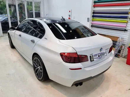 [씨씨씨랩핑] BMW 5시리즈 f10 520d 카본 루프스킨 제거후 사틴블랙 재시공남양주.구리.하남.양주.의정부.서울.강북 랩핑전문점 / 구리시 사노동