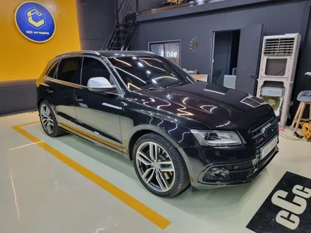 아우디(audi)Sq5 전체크롬죽이기 루프렉.윈도우몰딩 시공 3M2080 유광블랙 / 구리시 사노동