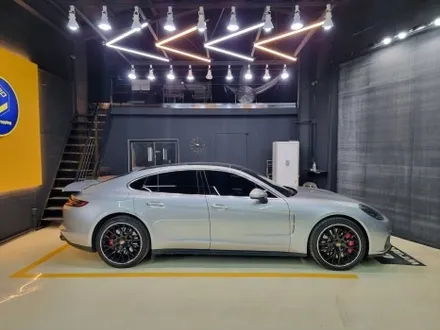 [씨씨씨랩핑] 포르쉐 파나메라(Panamera 4  Porsche)  고광택 크레용 그레이 색상 전체랩핑 / 구리시 사노동