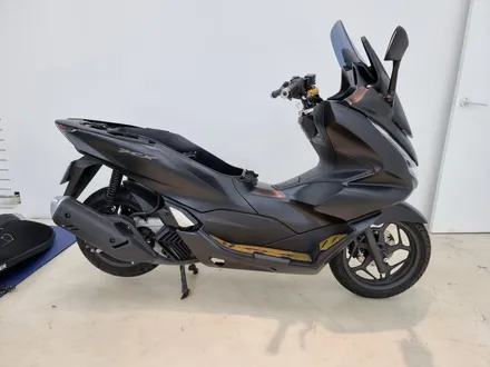 [씨씨씨랩핑] 혼다(HONDA) PCX 스쿠터 전체랩핑 에이버리 카디날 레드 시공 / 구리시 사노동