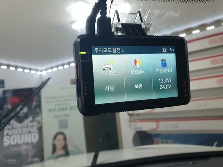 청주  CM싼타페 전면썬팅  블랙박스 뷰게라 렌전드  아반테AD 블랙박스 레전드시공  정부지원금 영운동카스톨 블랙박스 열차단썬팅 / 청주, 세종, 천안