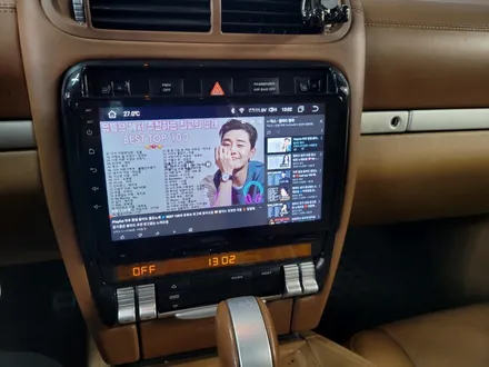 포르쉐카이엔 알리직구안드로이드 다른곳에서 순정BOSE앰프 고장진단받으시고 설치중 핸들리모콘 후방카메라 사운드출력 켄통신 다안되서방문해주셨습니다. / 청주, 세종, 천안