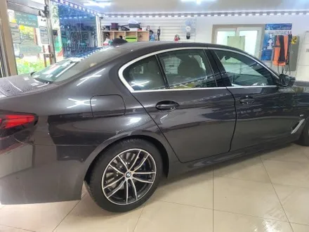 BMW 520i 신차썬팅 애니가드 COCO9 열차단반사썬팅 색갈이 너무너무 이쁘네요 ~따봉 !![청주썬팅] / 청주, 세종, 천안