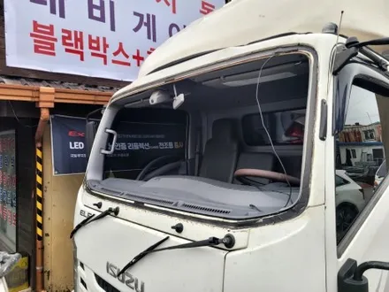 평택에서 방문 [이스즈앨프 화물차] 전면유리교환 전면썬팅시공 차량탁송 청주열차단썬팅 유리교환 #청주전면썬팅#청주차유리#청주유리교환 / 청주, 세종, 천안