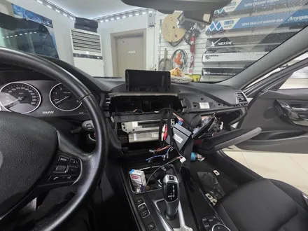 천안에서 방문 BMW 320D 알리직구안드로이드올인원 타샵에서 설치하시다가 소리출력,후방카메라,순정화면 켄설정도안되고....수습작업완료 ! / 청주, 세종, 천안