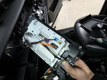 청주디스커버리스포츠 판매자가안맞는배선을....두번째받은배선은 켄설정도안되고!!!업데이트진행후 해결완료 ! #디스커버리스포츠안드로이드#디스커버리안드로이드#랜드로버안드로이드 / 청주, 세종, 천안