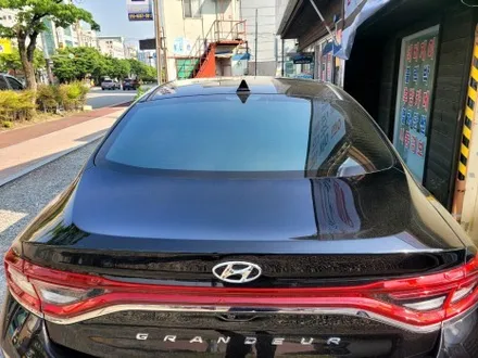 타던차가 지겨울땐 이렇게 바꿔보세요. 그랜져ig 오랜된필름제거후 반사썬팅 ,합법LED,블랙박스 등등 #청주열차단썬팅,청주그랜져IG꾸미기#청주안드로이드 / 청주, 세종, 천안