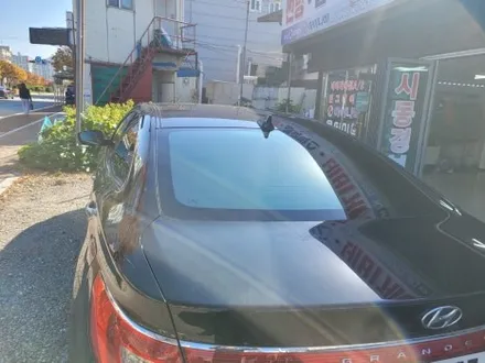청주 주말 예약시공 그랜져hg 오랜된필름제거후 애니가드 반사필름으로 전체시공완료! #청주주말예약썬팅시공#청주썬팅#그랜져hg열차단썬팅 / 청주, 세종, 천안