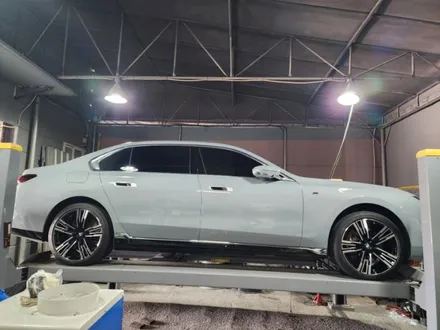 광주 휠복원 타이어교환 첨단휠복원 광주점 BMW7시리즈 21인치 다이아몬드 컷팅휠복원 / 광주 광산구