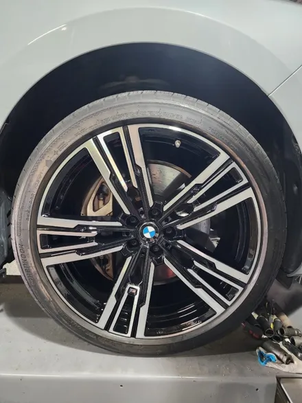 광주 휠복원 타이어교환 첨단휠복원 광주점 BMW7시리즈 21인치 다이아몬드 컷팅휠복원 / 광주 광산구