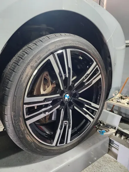 광주 휠복원 타이어교환 첨단휠복원 광주점 BMW7시리즈 21인치 다이아몬드 컷팅휠복원 / 광주 광산구