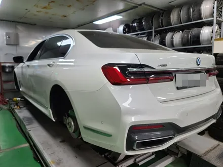 대구 휠도색-[신형 BMW 750LI 순정휠 블랙유광 색상 휠수리]휠복원/대구 자동차 휠 / 대구 동구 동호동