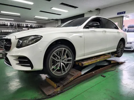 대구자동차휠복원-[벤츠E53AMG 순정휠 블랙유광색상 다이아몬드컷팅 투톤휠 휠복원]휠수리/휠도색/대구자동차휠 / 대구 동구 동호동